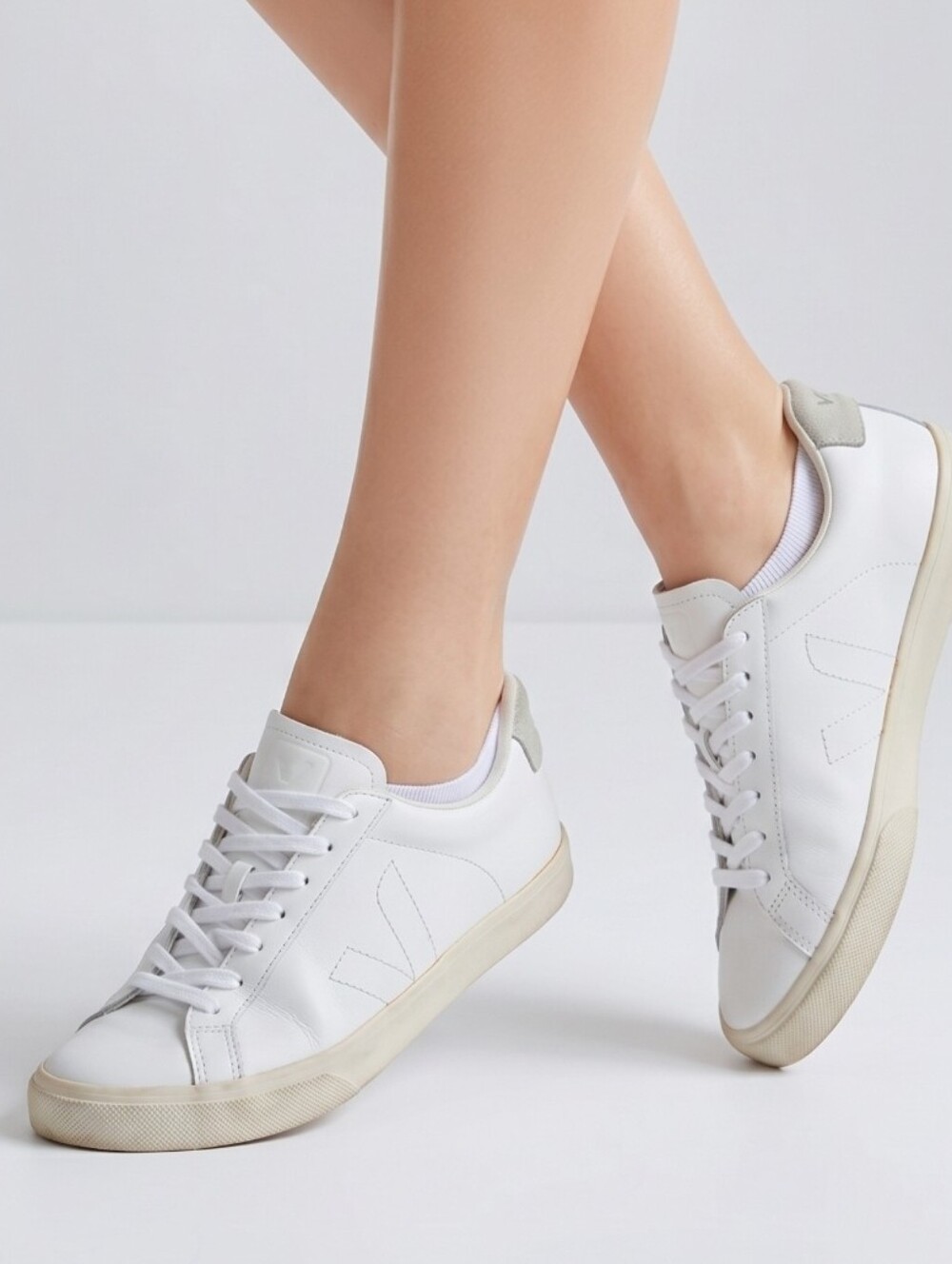 Veja Women's White and Cream Sneakers Size 7